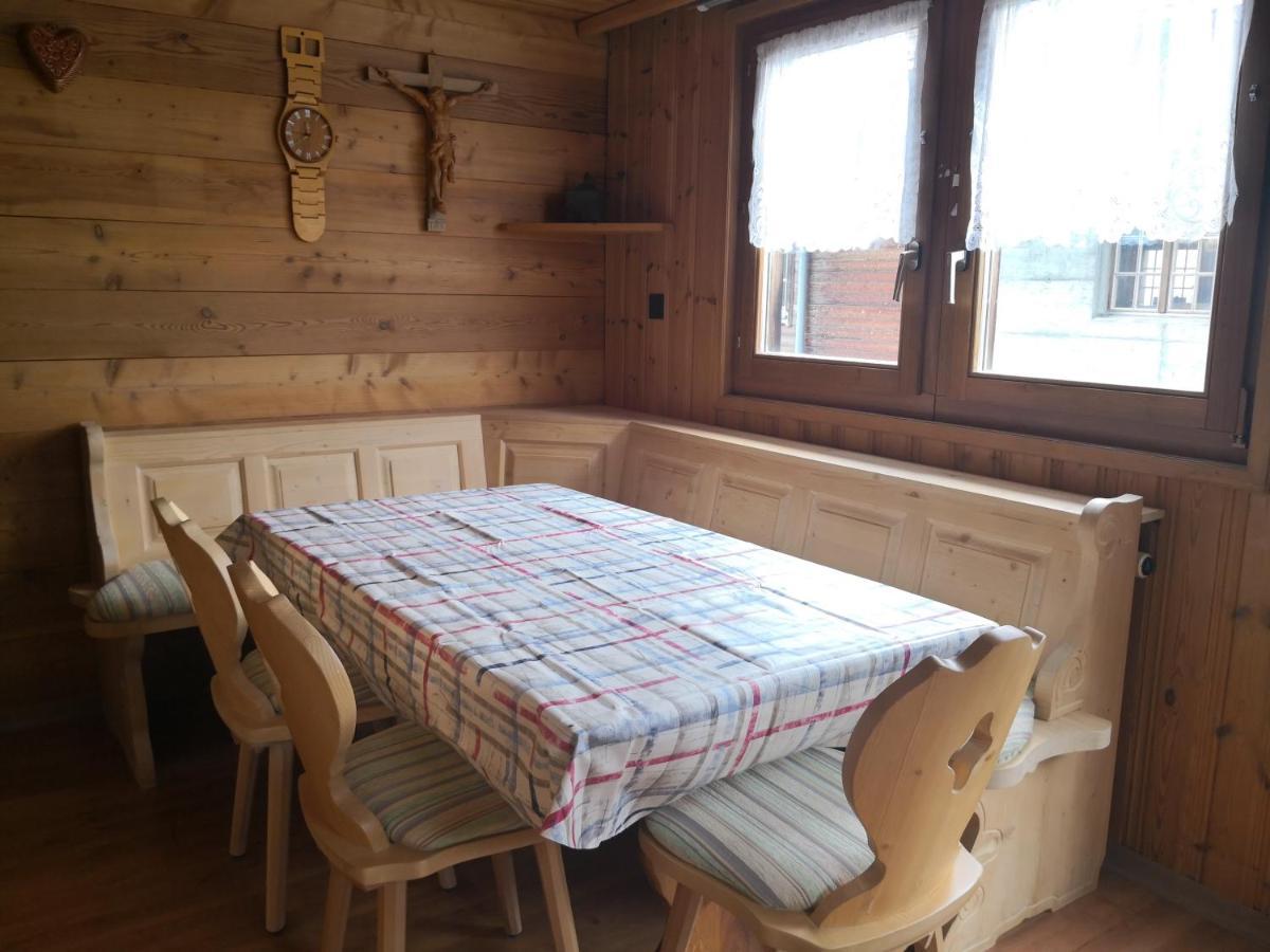 Haus Seiler Appartement Goms Buitenkant foto